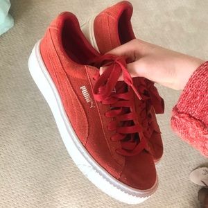 Women’s Suede PUMAs
